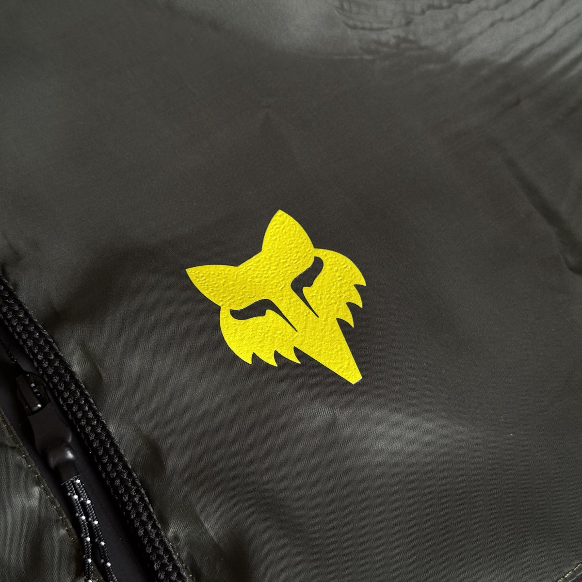 CAMPERA ROMPEVIENTO FOX