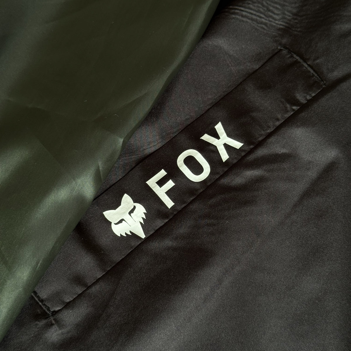 CAMPERA ROMPEVIENTO FOX